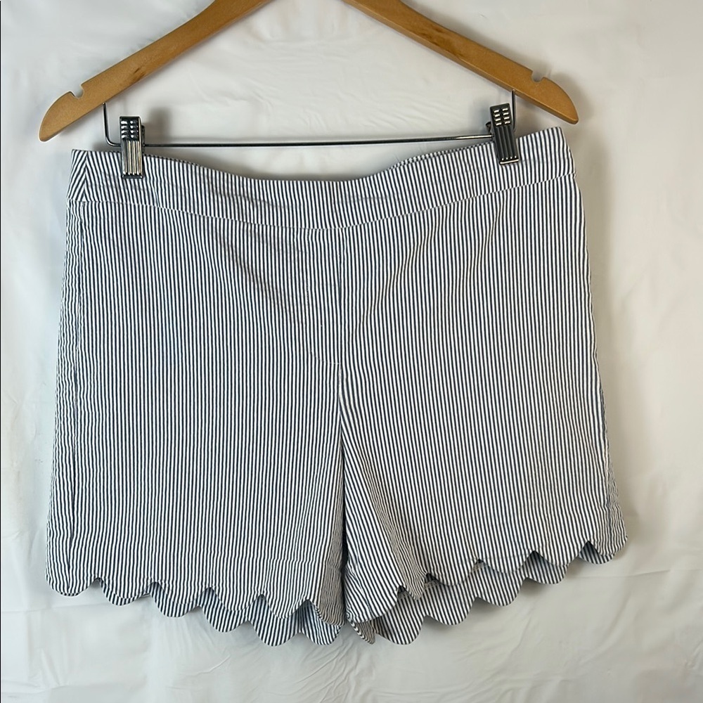 Zac & Rachel Striped Scallop Hem Women's Shorts size 10 comfort stretch nautical